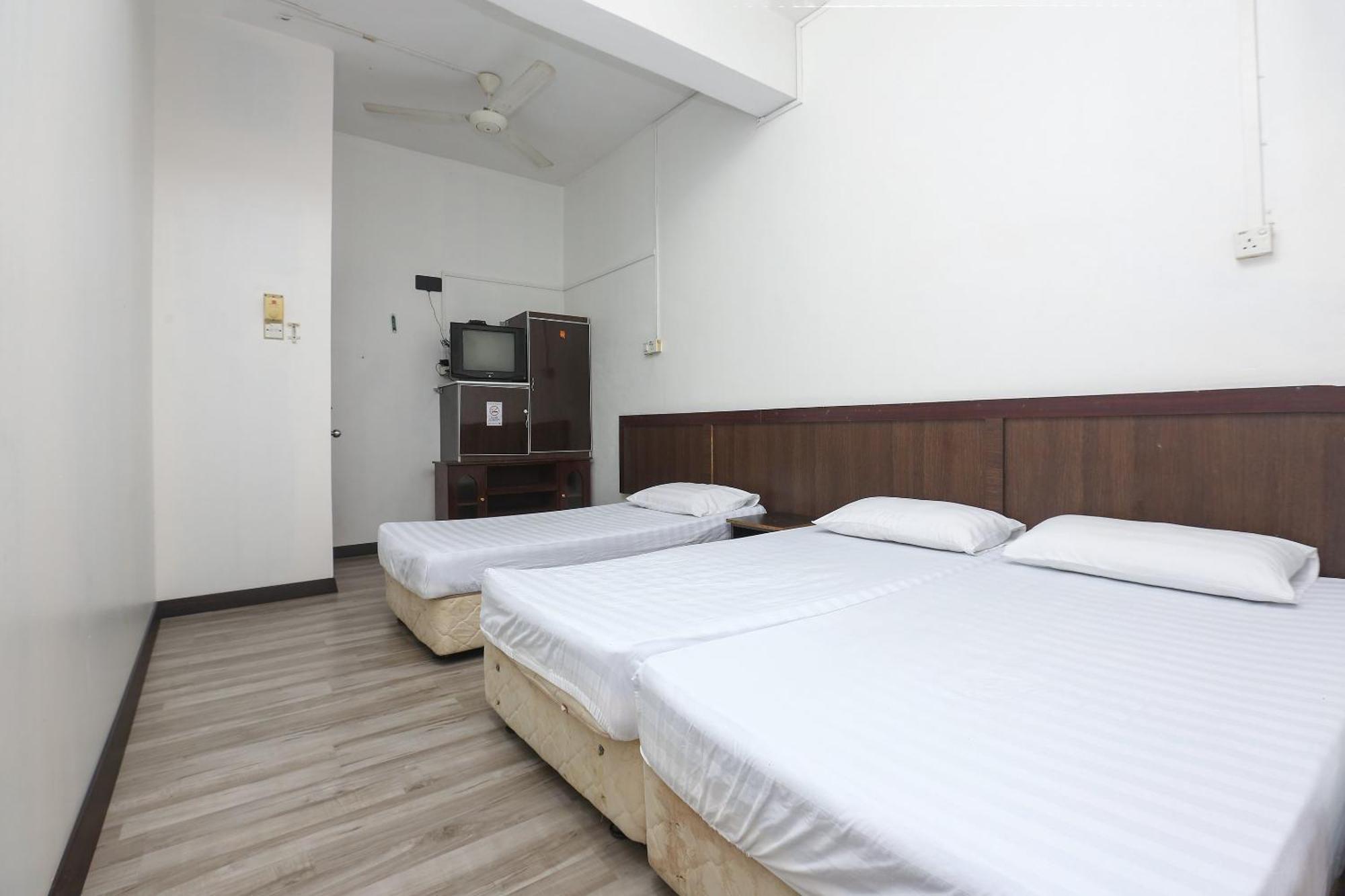Oyo 89755 D&D Budget Inn 哥打巴鲁 外观 照片