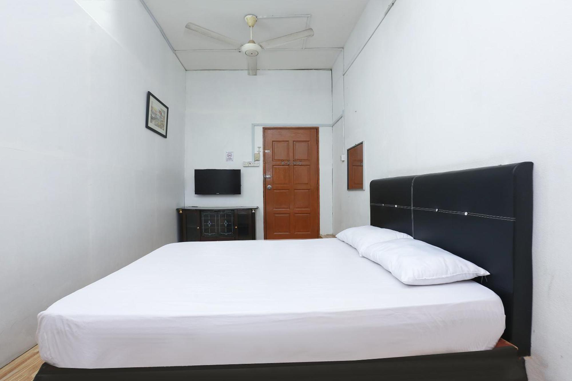 Oyo 89755 D&D Budget Inn 哥打巴鲁 外观 照片