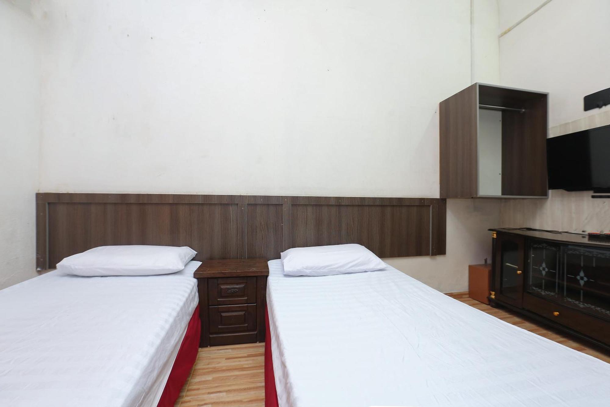 Oyo 89755 D&D Budget Inn 哥打巴鲁 外观 照片