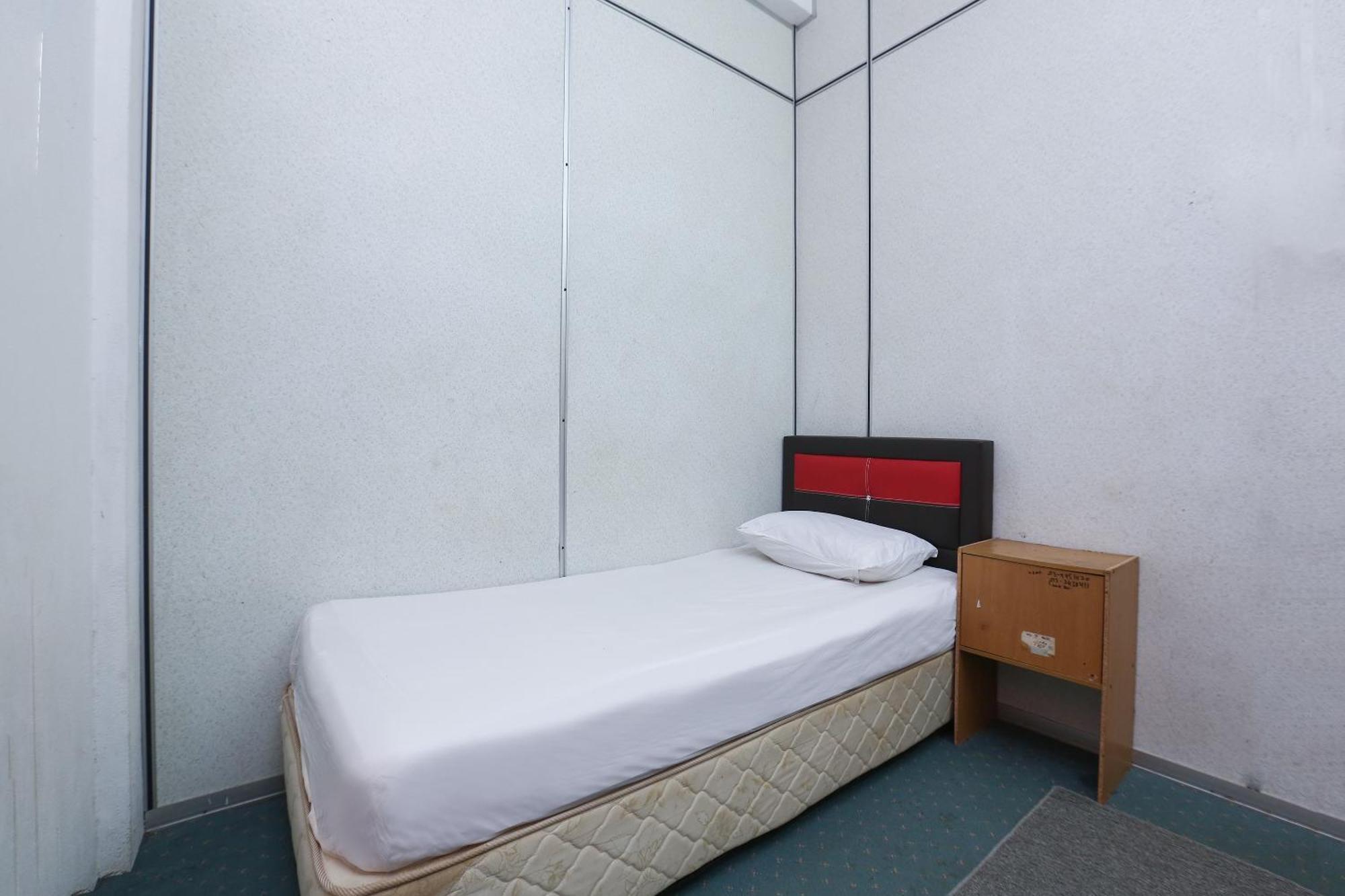 Oyo 89755 D&D Budget Inn 哥打巴鲁 外观 照片