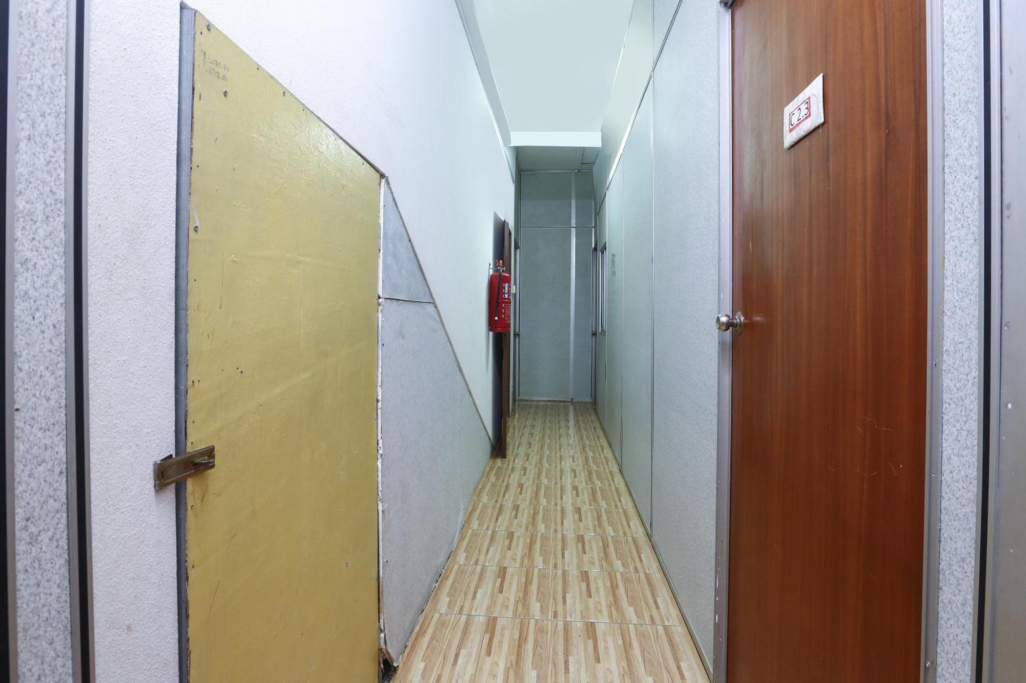 Oyo 89755 D&D Budget Inn 哥打巴鲁 外观 照片