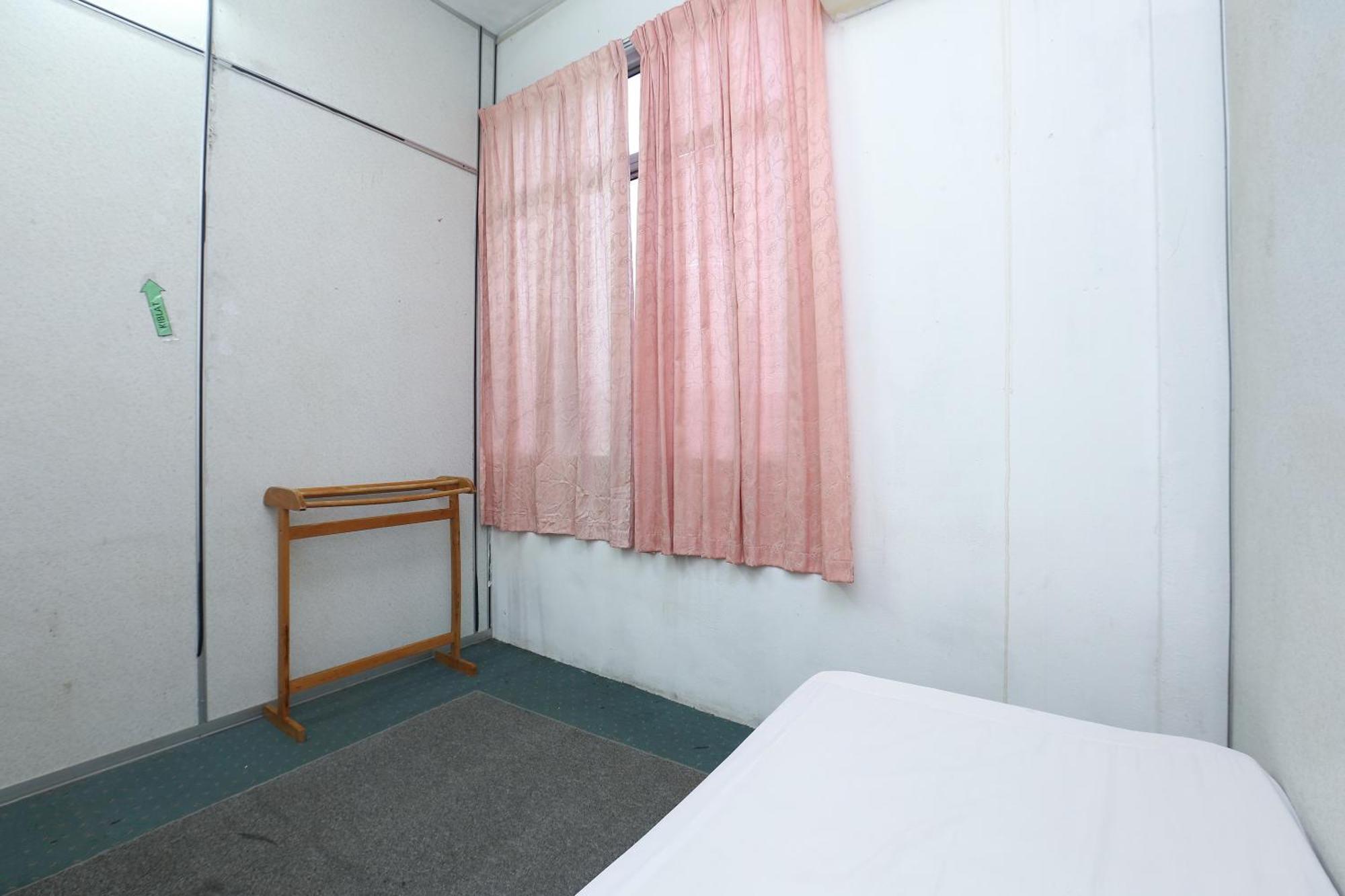 Oyo 89755 D&D Budget Inn 哥打巴鲁 外观 照片