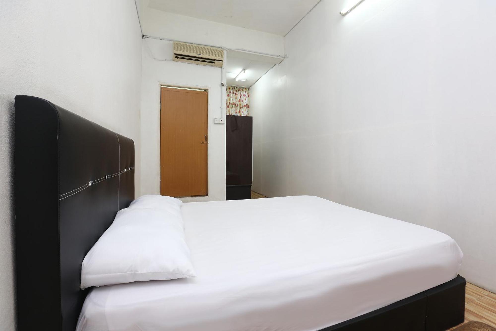 Oyo 89755 D&D Budget Inn 哥打巴鲁 外观 照片