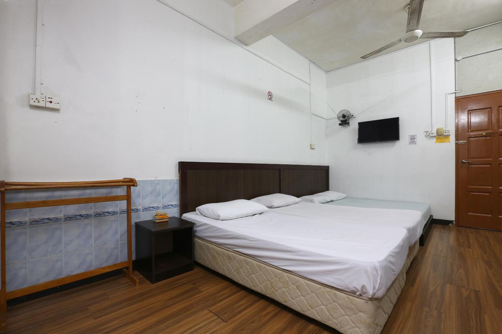 Oyo 89755 D&D Budget Inn 哥打巴鲁 外观 照片