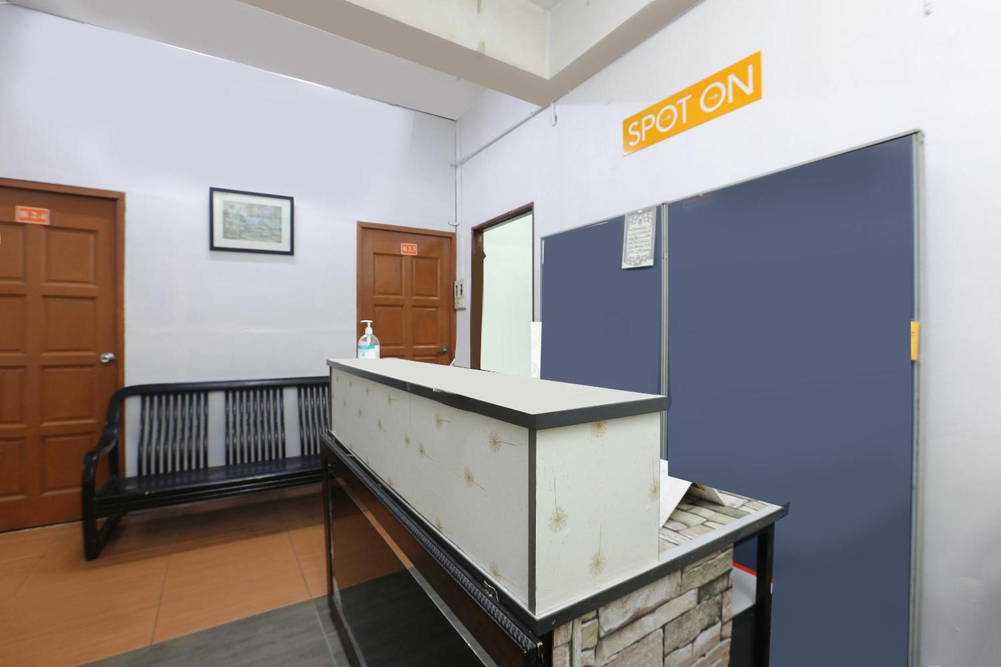 Oyo 89755 D&D Budget Inn 哥打巴鲁 外观 照片