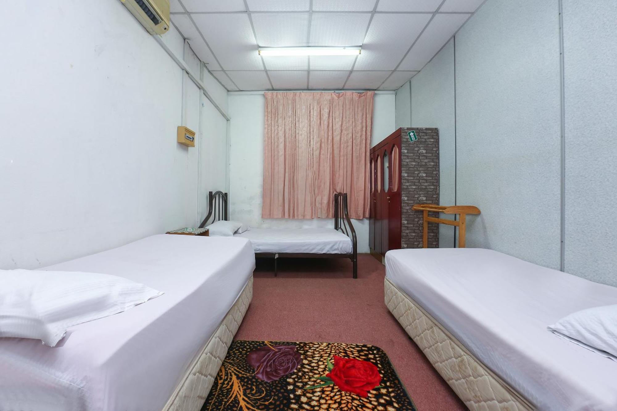 Oyo 89755 D&D Budget Inn 哥打巴鲁 外观 照片