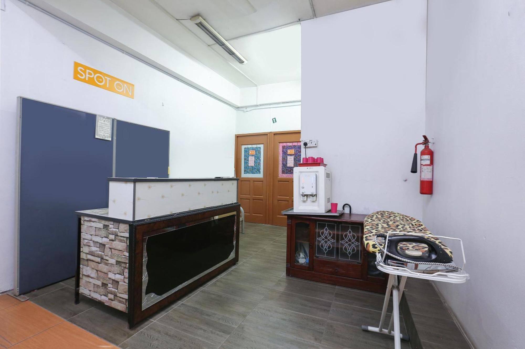 Oyo 89755 D&D Budget Inn 哥打巴鲁 外观 照片